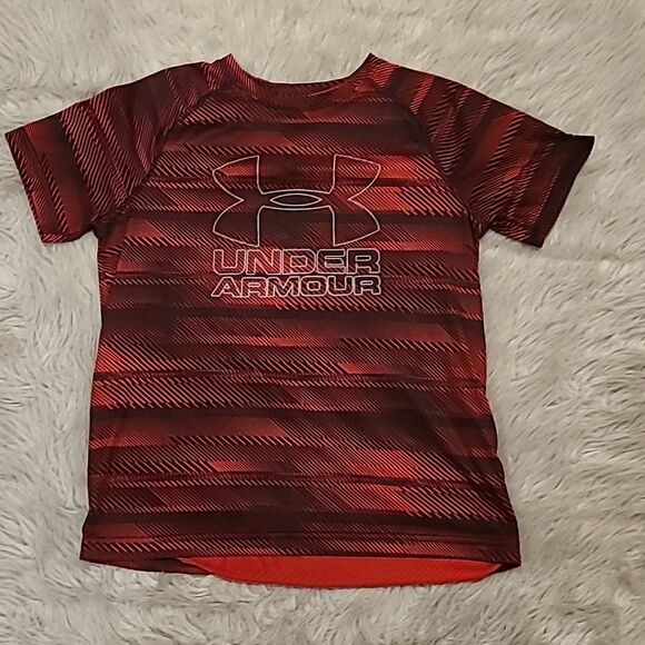 Under Armour boys loose heatgear red and black logo tshirt‎ size medium - Picture 1 of 6